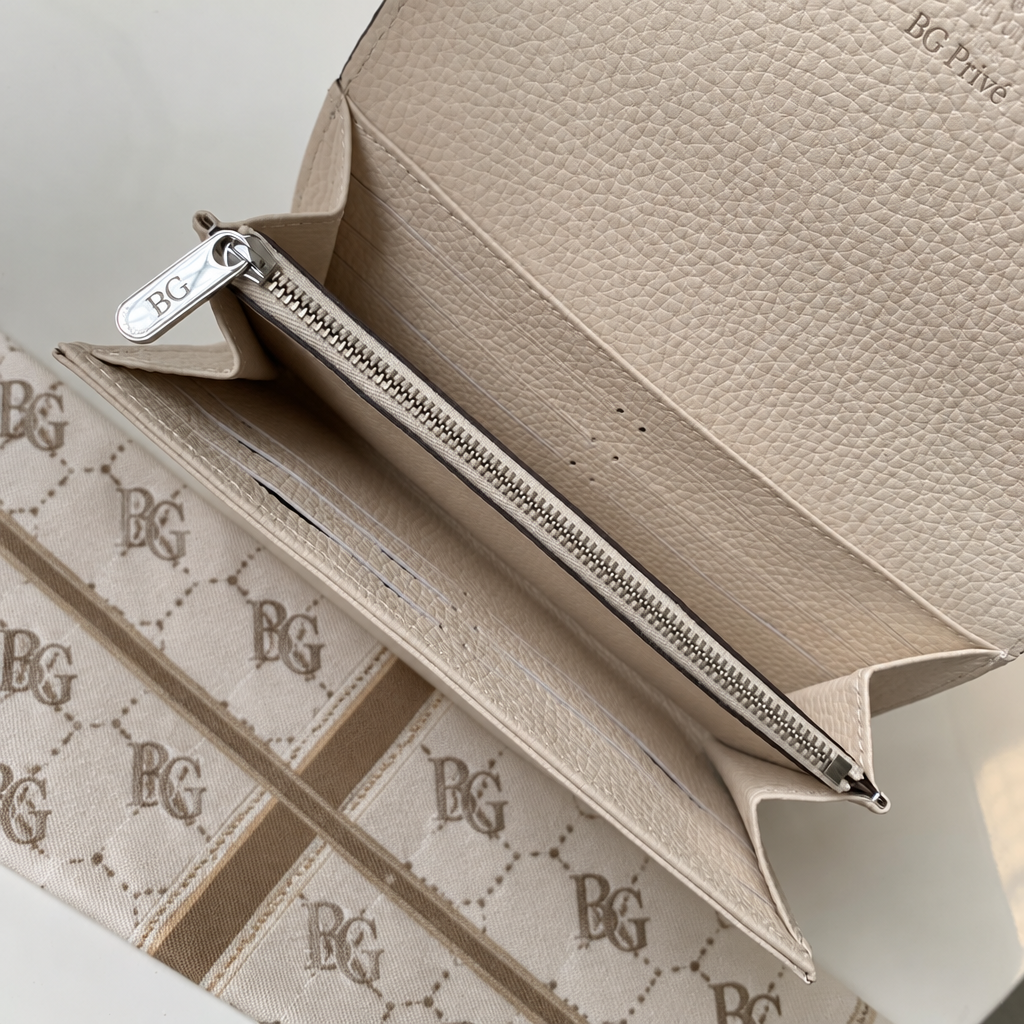 Iris Wallet in Galet Mahina Leather