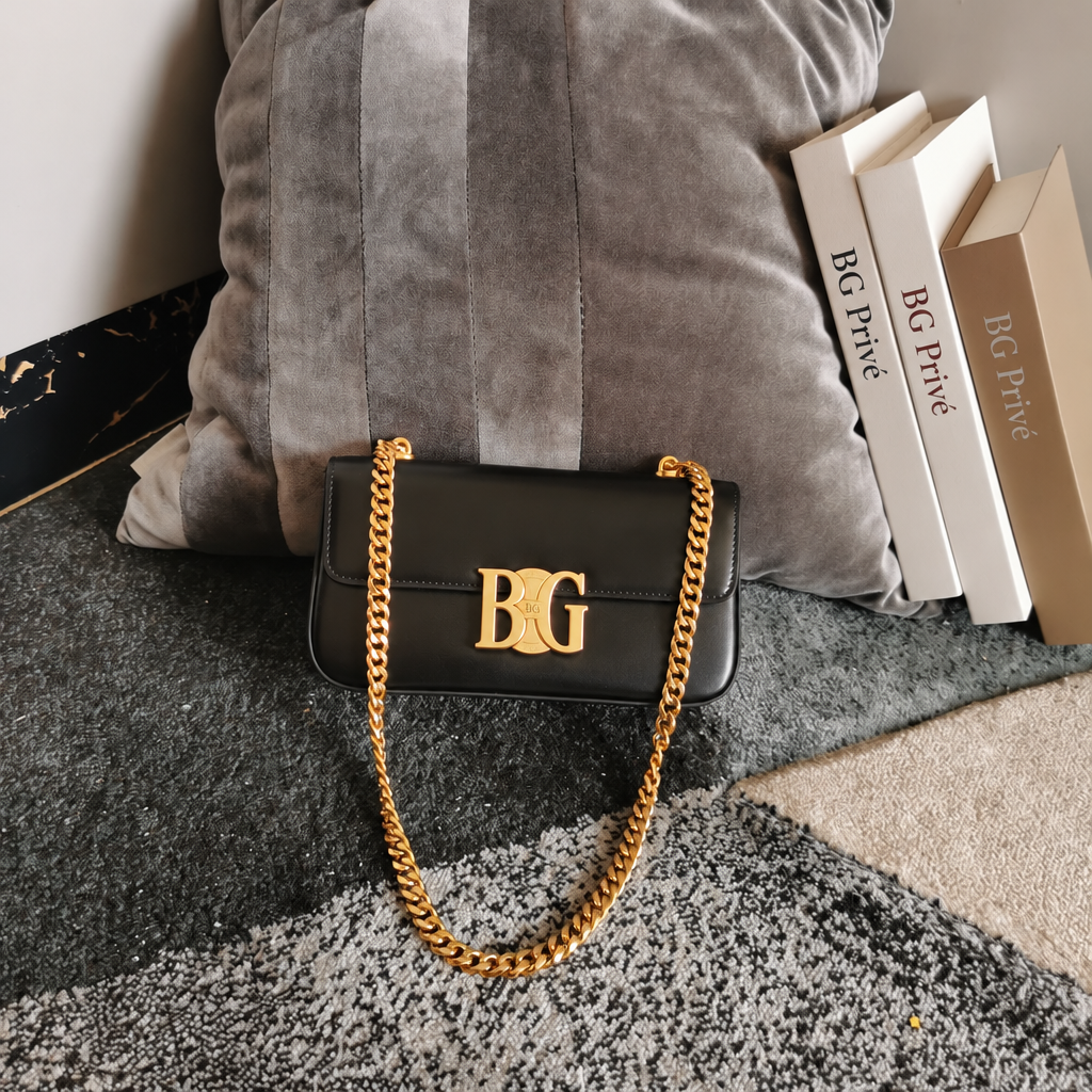 Triomphe Chain Shoulder Bag in Shiny Calfskin
