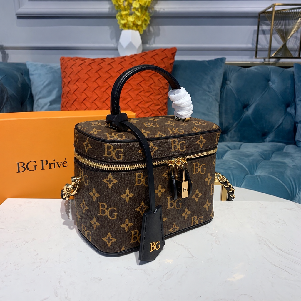 Vanity PM Monogram Reverse