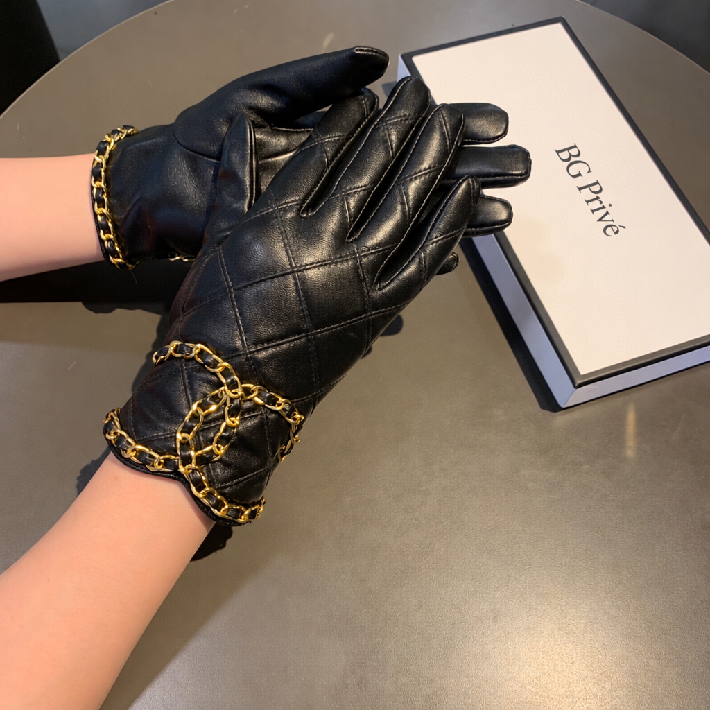Lambskin Quilted Chain Gloves