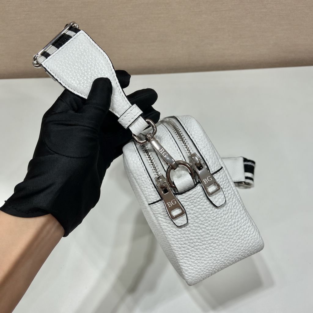 Flou Bag Medium Leather Shoulder Bag 1BH082
