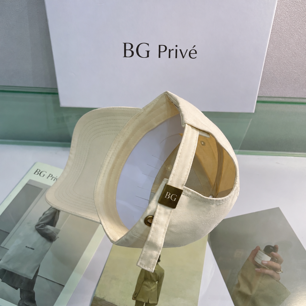 Triomphe Baseball Cap in Cotton Gabardine – Greige