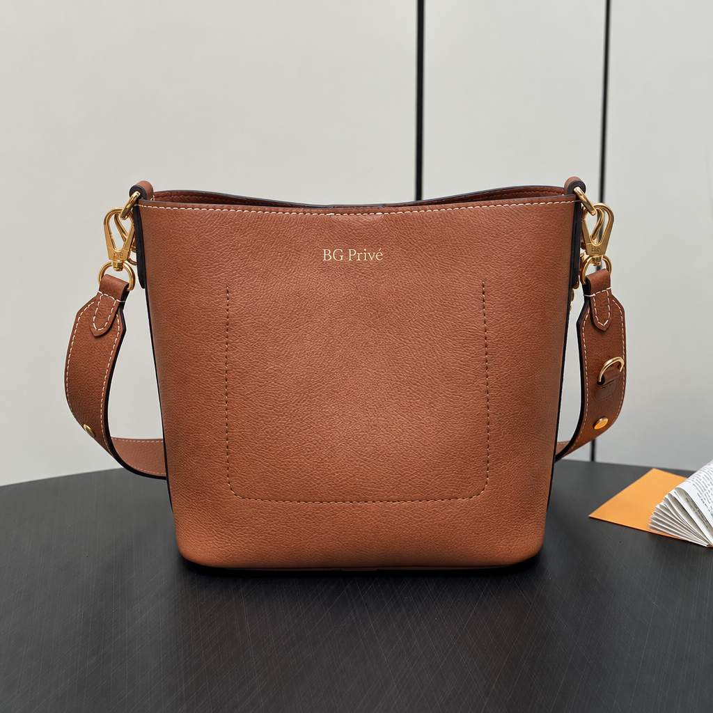 Lock and Walk Cognac Lockme Bucket Bag