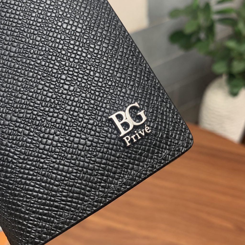 Pocket Organizer in Black Taiga Leather