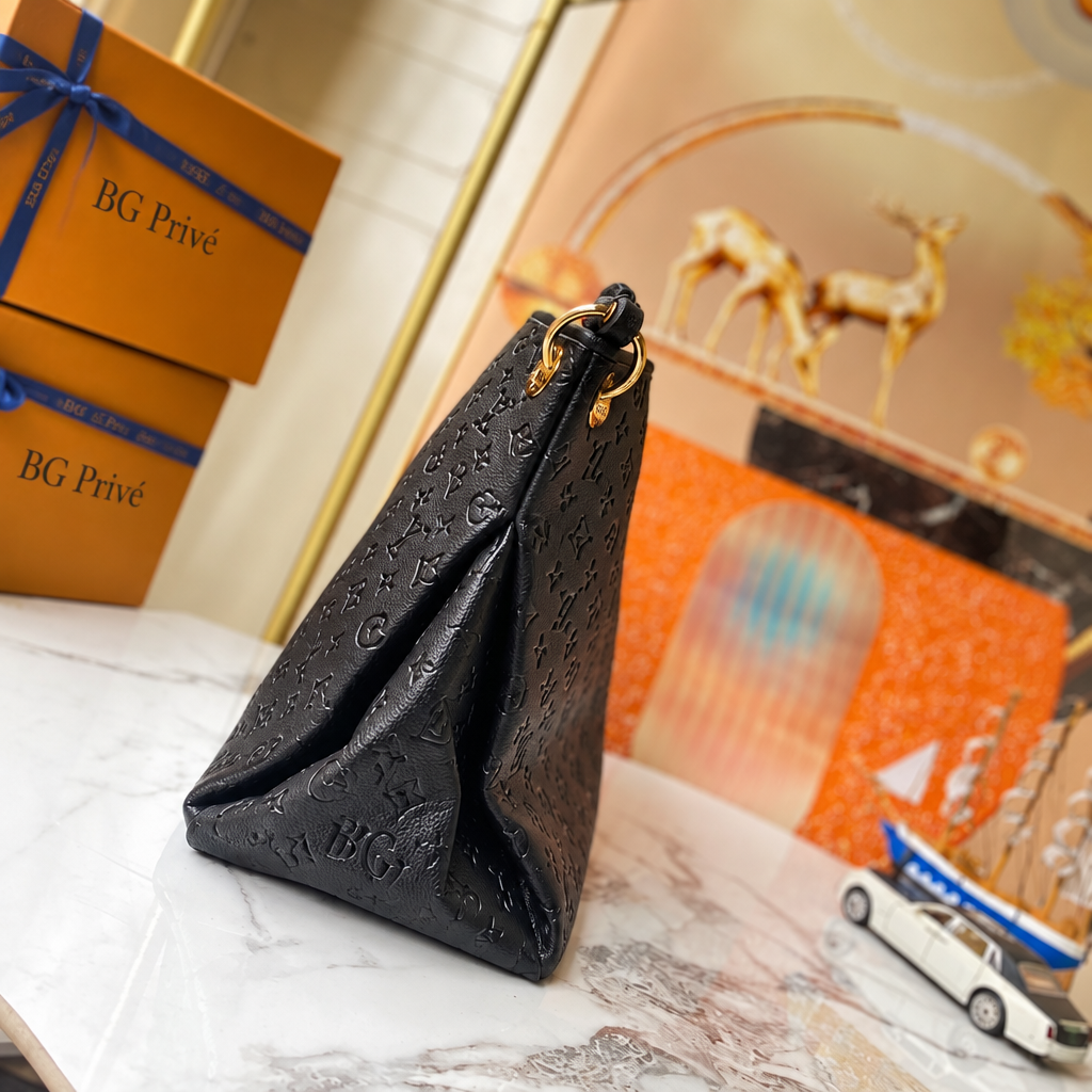 Artsy MM Monogram Empreinte Noir Leather Handbag