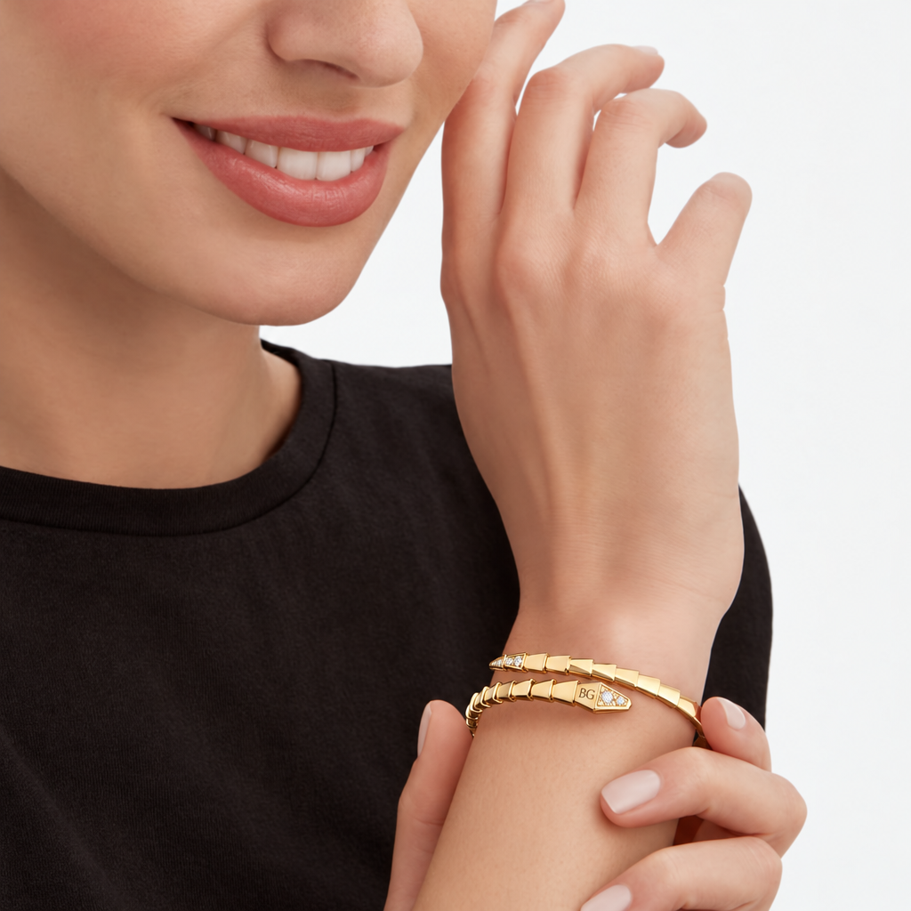 Serpenti Viper Bracelet in 18 kt Yellow Gold with Pavé Diamonds