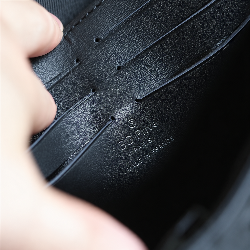 S Lock Pouch in Black Taurillon Leather M80582