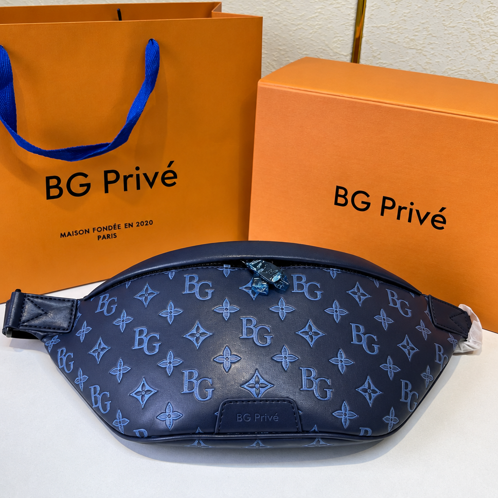 Discovery Bumbag PM M45729 in Navy Monogram Shadow