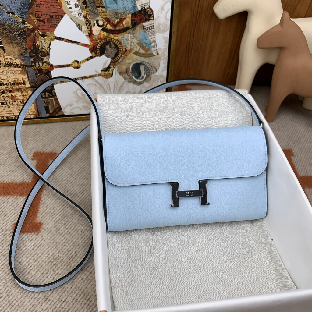 Constance To Go Wallet in Pale Blue