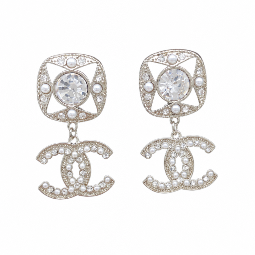 Drop Earrings in Silver Crystal and Faux Pearl