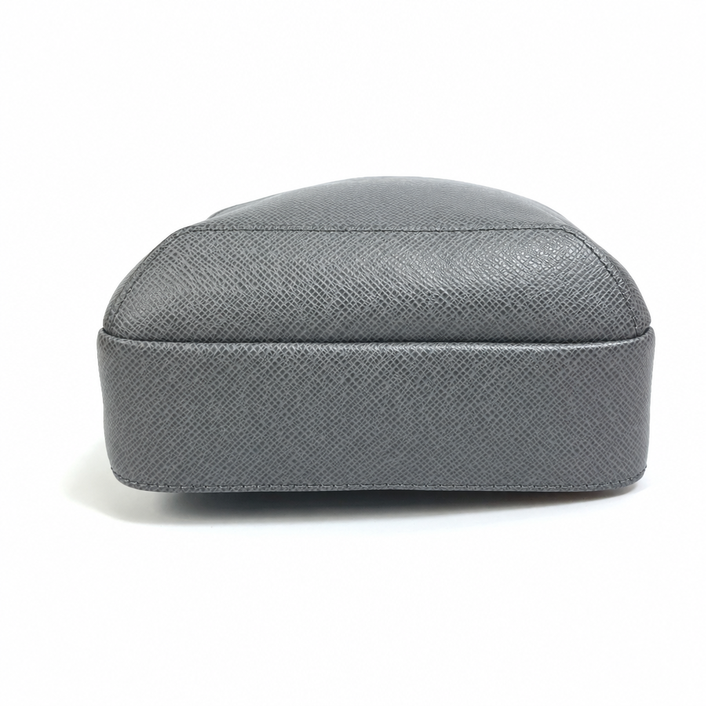 Avenue Bag in Gris Taiga Leather