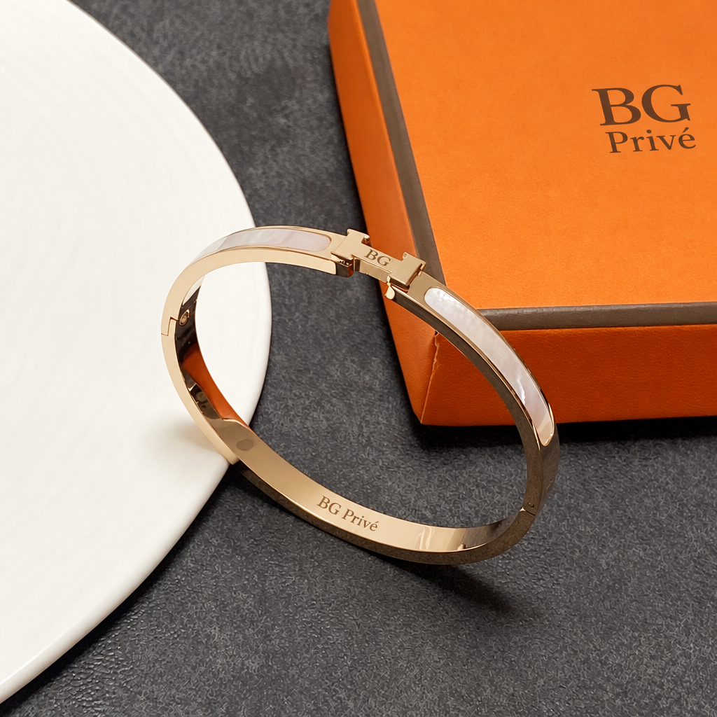 Clic H Bracelet – White Enamel and Yellow Gold-Plated Metal