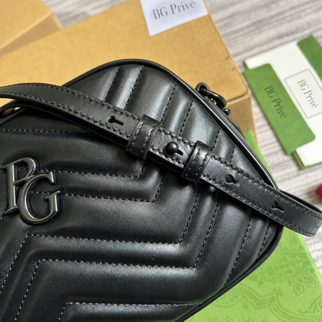 Marmont Small Camera Bag in Black