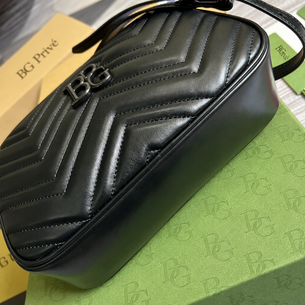 Marmont Small Camera Bag in Black