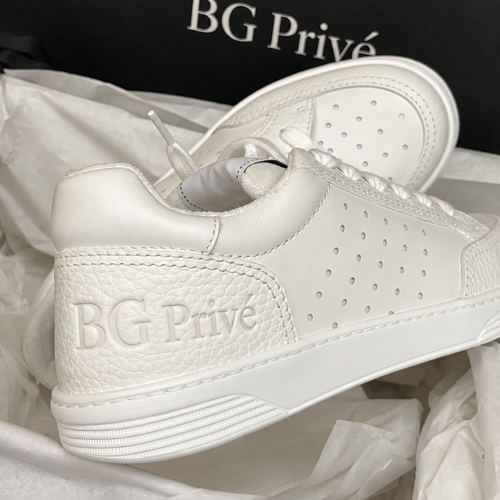 22P Flat Lace-Up Sneakers in White and Black