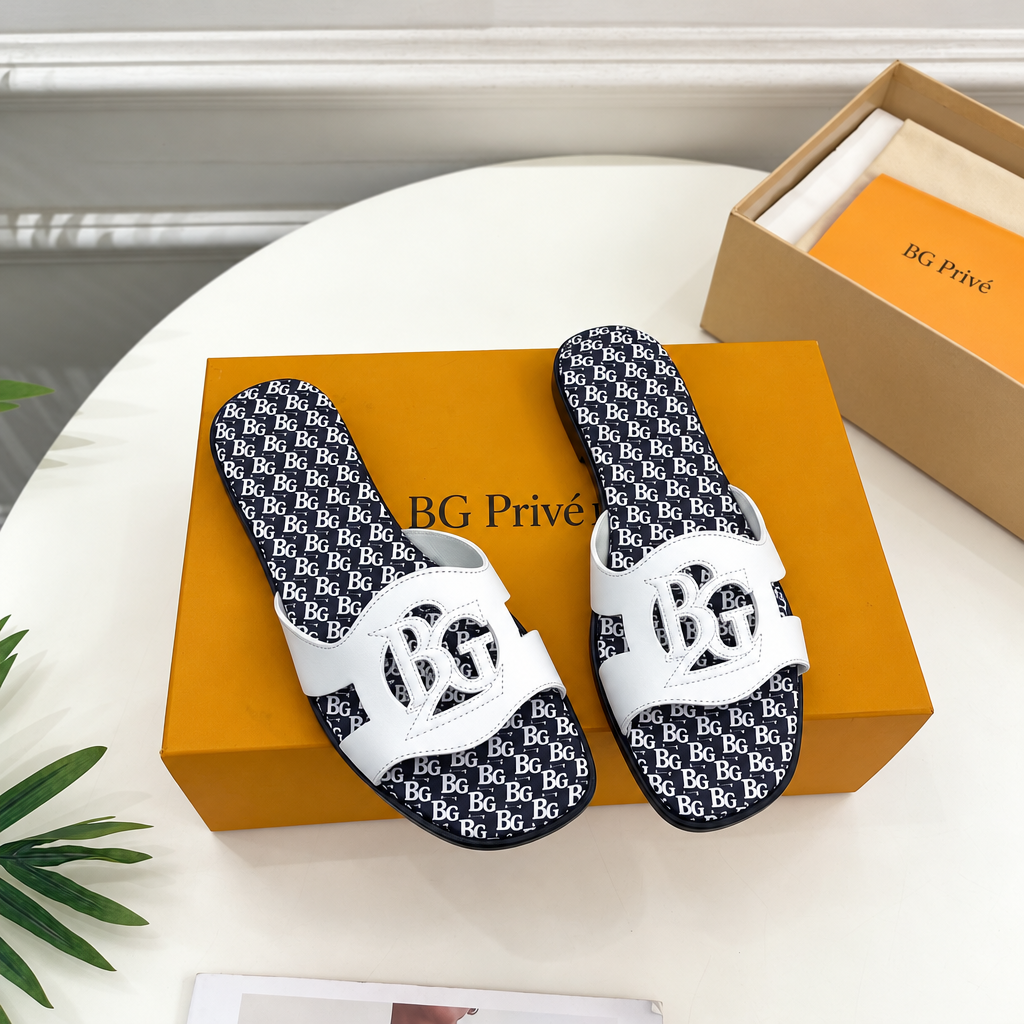 Isola Flat Mule in White