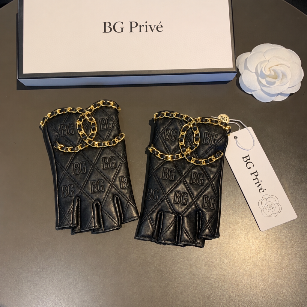 Leather &amp; Chain '' Logo Fingerless Gloves