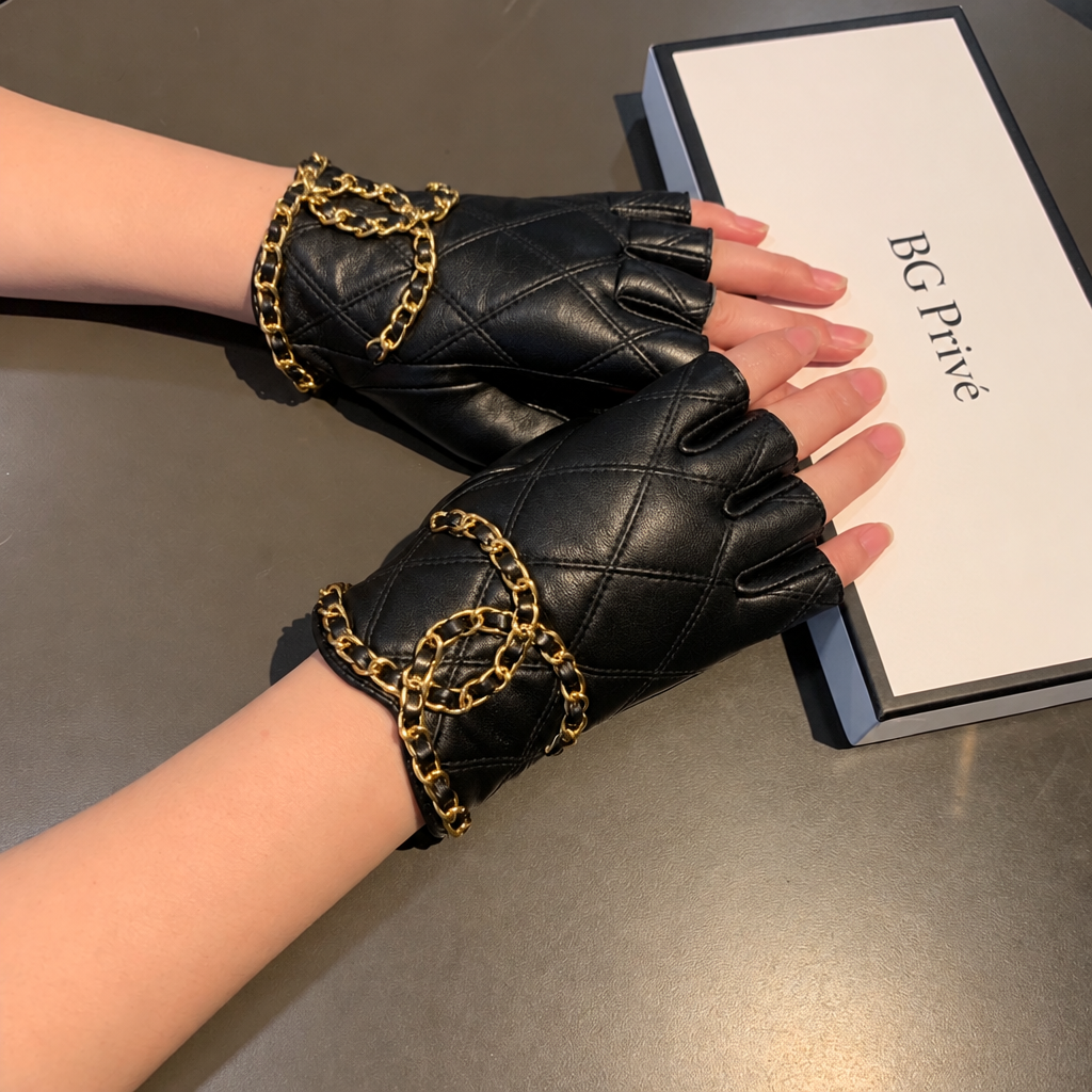 Leather &amp; Chain '' Logo Fingerless Gloves