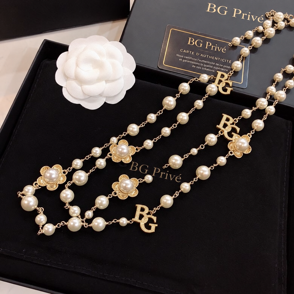 Camellia Necklace – Faux Pearl &amp; Strass Station Sautoir