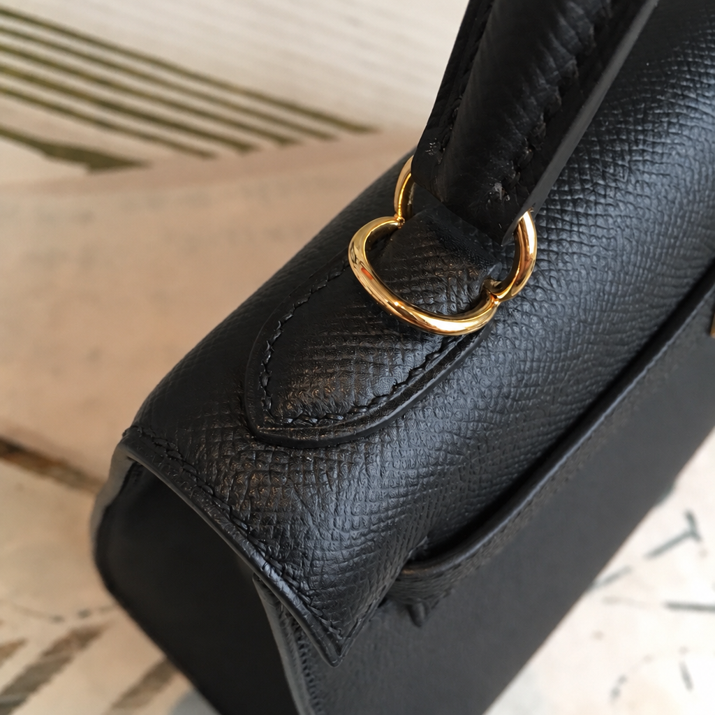Kelly 25 Sellier Black Handbag with Gold-Tone Hardware