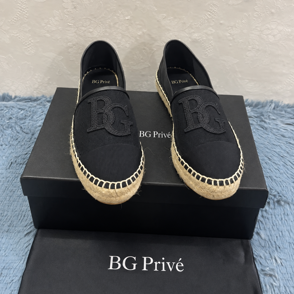 Interlocking Logo Canvas Espadrilles in Black