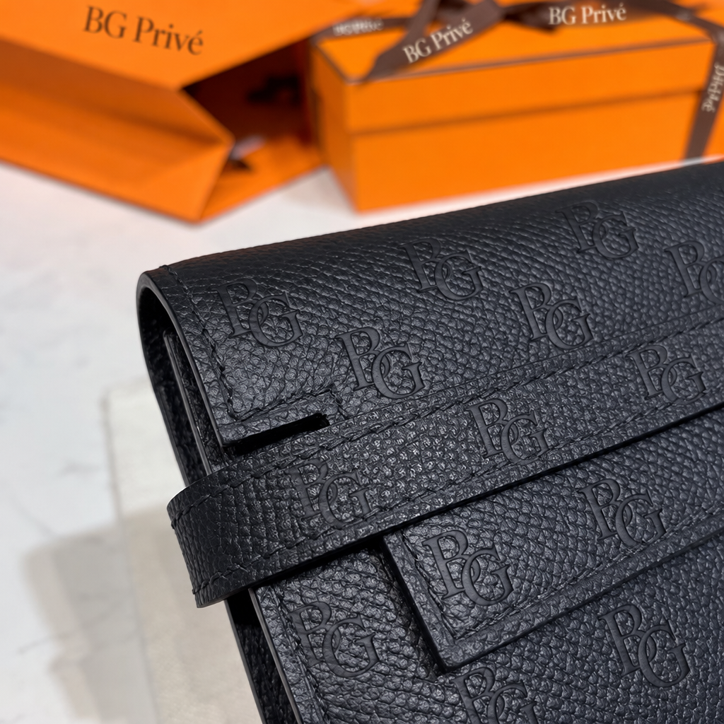 Kelly To Go Wallet in Noir Epsom Calfskin with Gold Hardware