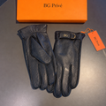 Soya Gloves in Black