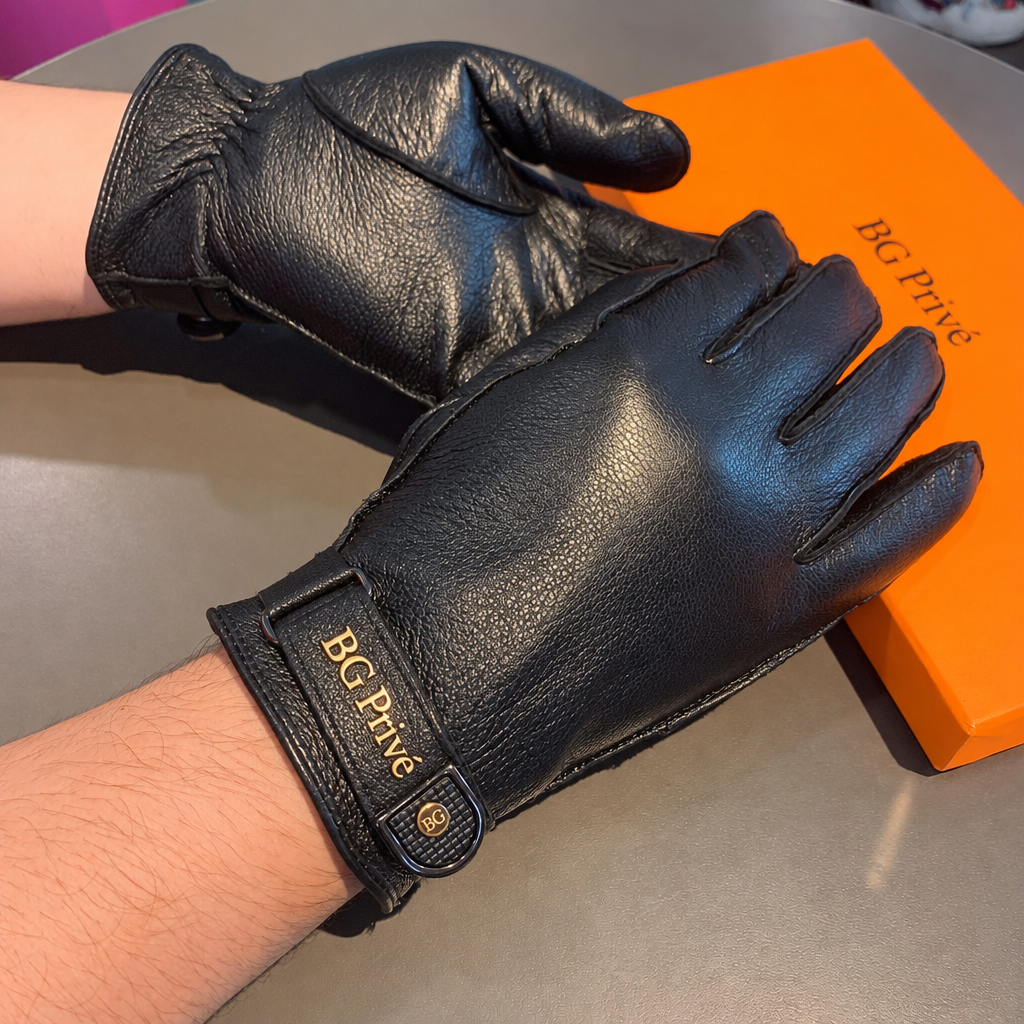 Soya Gloves in Black