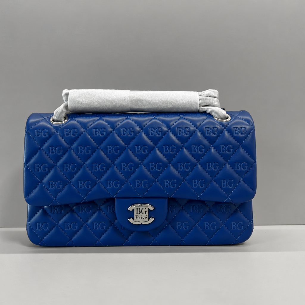 Classic Flap Medium 11.12 Handbag in Blue