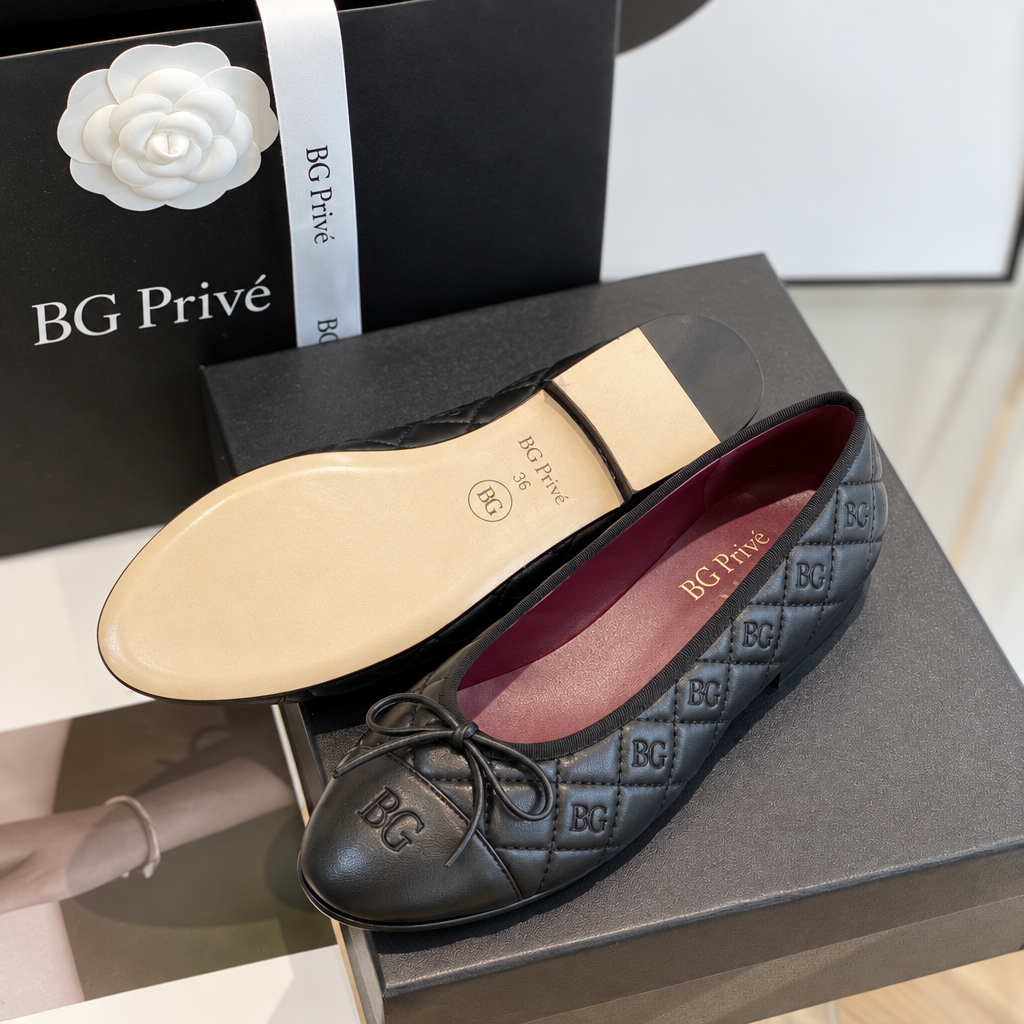 Quilted Ballerinas Black Leather Cap-Toe Flats G02819