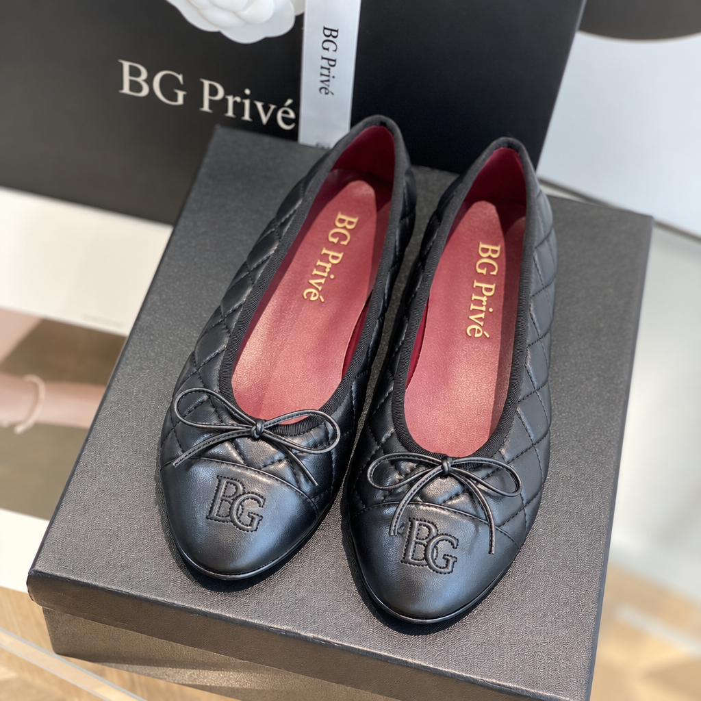 Quilted Ballerinas Black Leather Cap-Toe Flats G02819