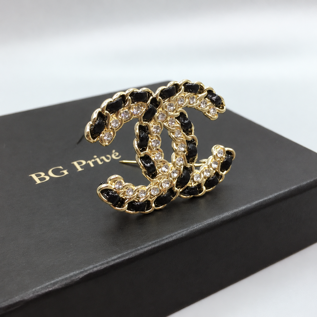 Brooch Lambskin Crystal Chain
