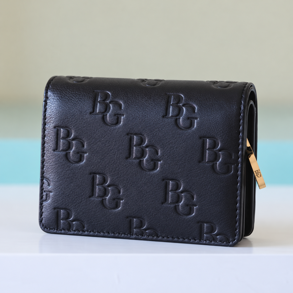 Lou Wallet Coussin in Black Lambskin