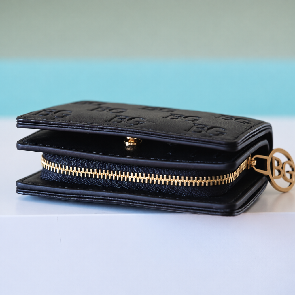 Lou Wallet Coussin in Black Lambskin