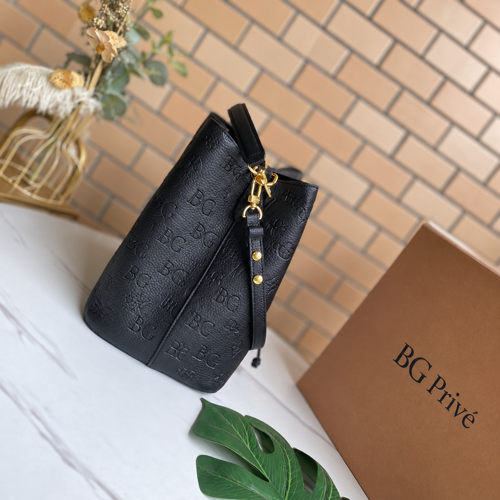 NeoNoe MM Black Monogram Empreinte Bucket Bag