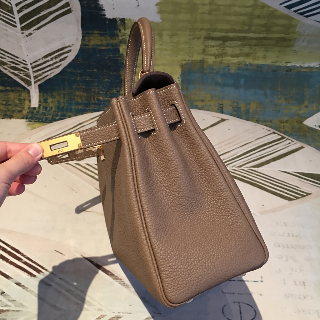 Kelly 28 Retourné Bag in Taupe-Greige Grained Leather