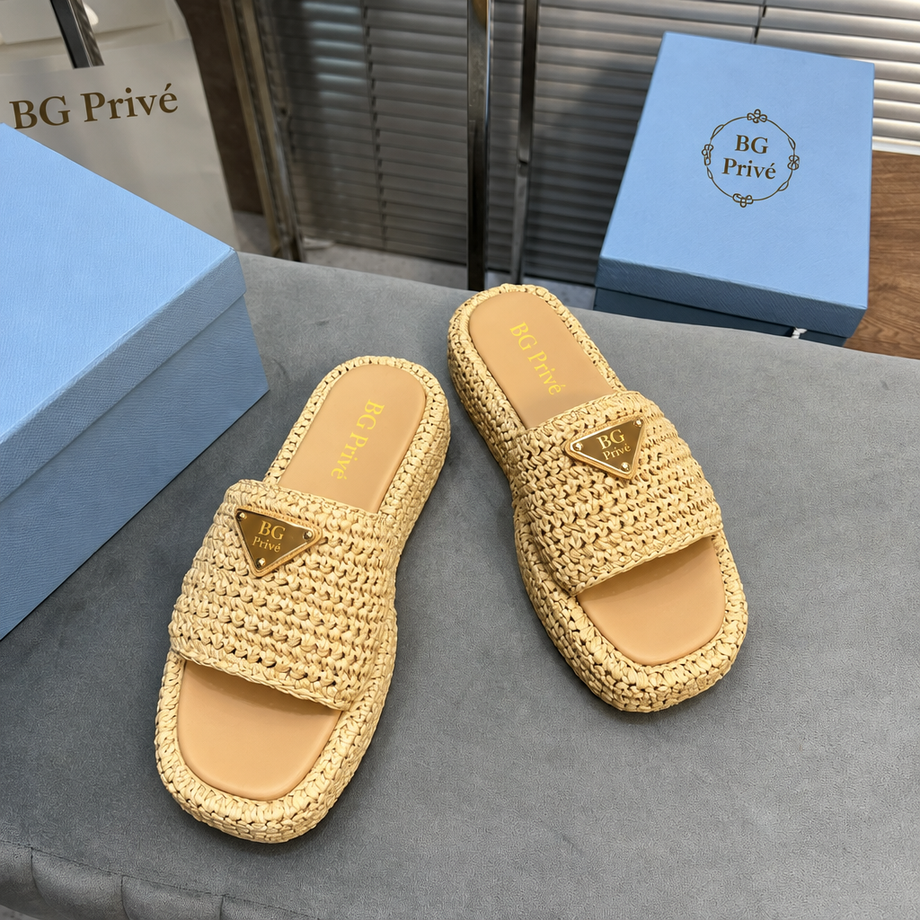 Crochet Flatform Slides in Natural Beige