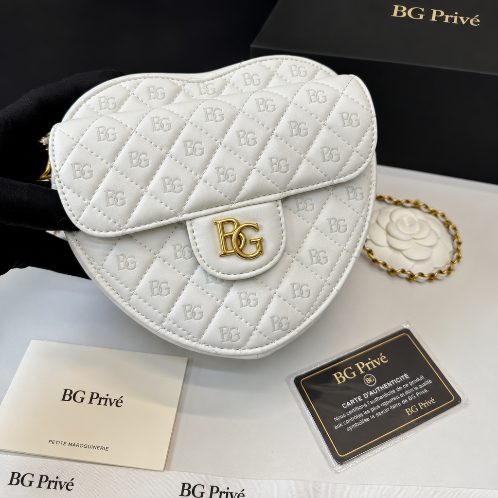 Heart Bag in White Lambskin, AS3191