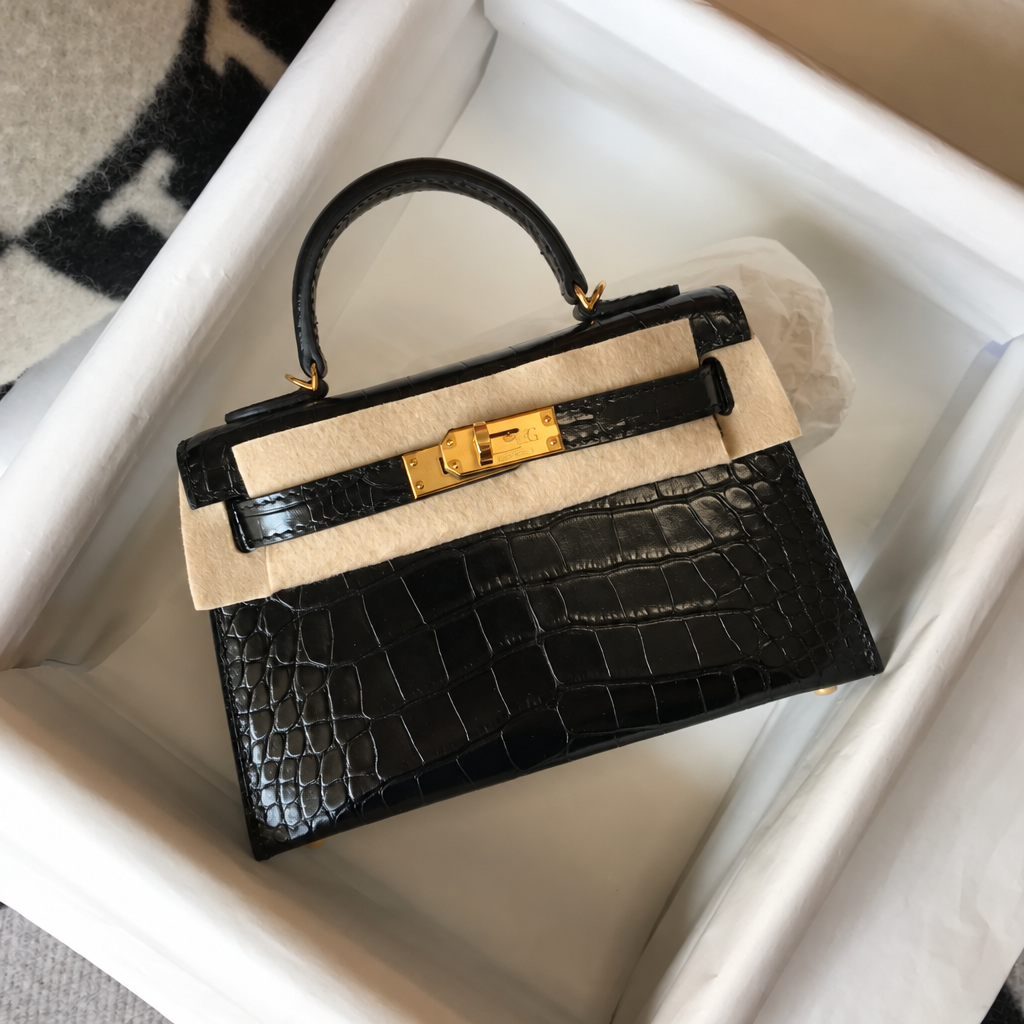 Mini Kelly 20 II Sellier Black with Gold Hardware