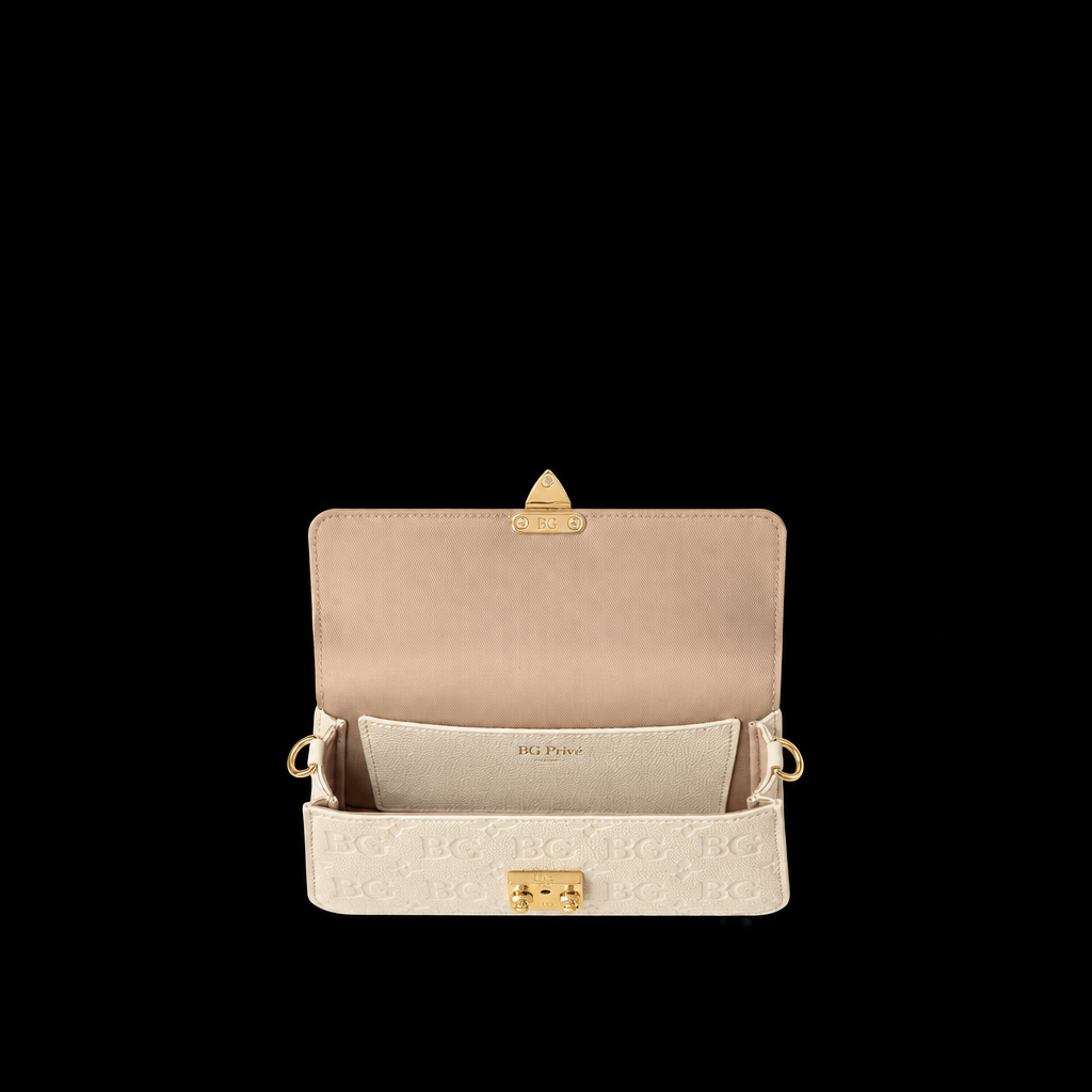 Métis Wallet On Chain in Cream Monogram Empreinte Leather
