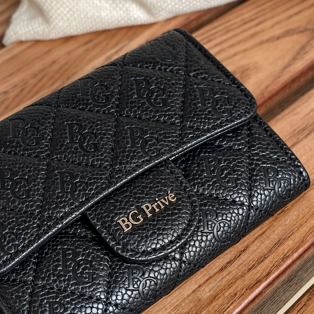 Classic Card Holder in Black Grained Calfskin