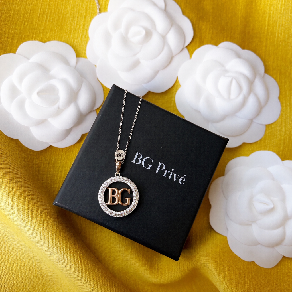 Necklace – Metal Crystal Round Pendant in Silver