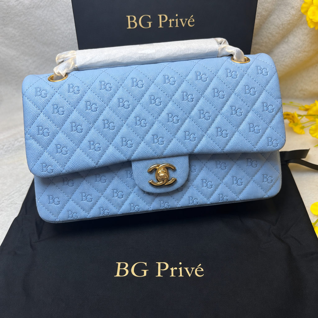 Classic Flap Medium Classic 11.12 Handbag in Light Powder Blue