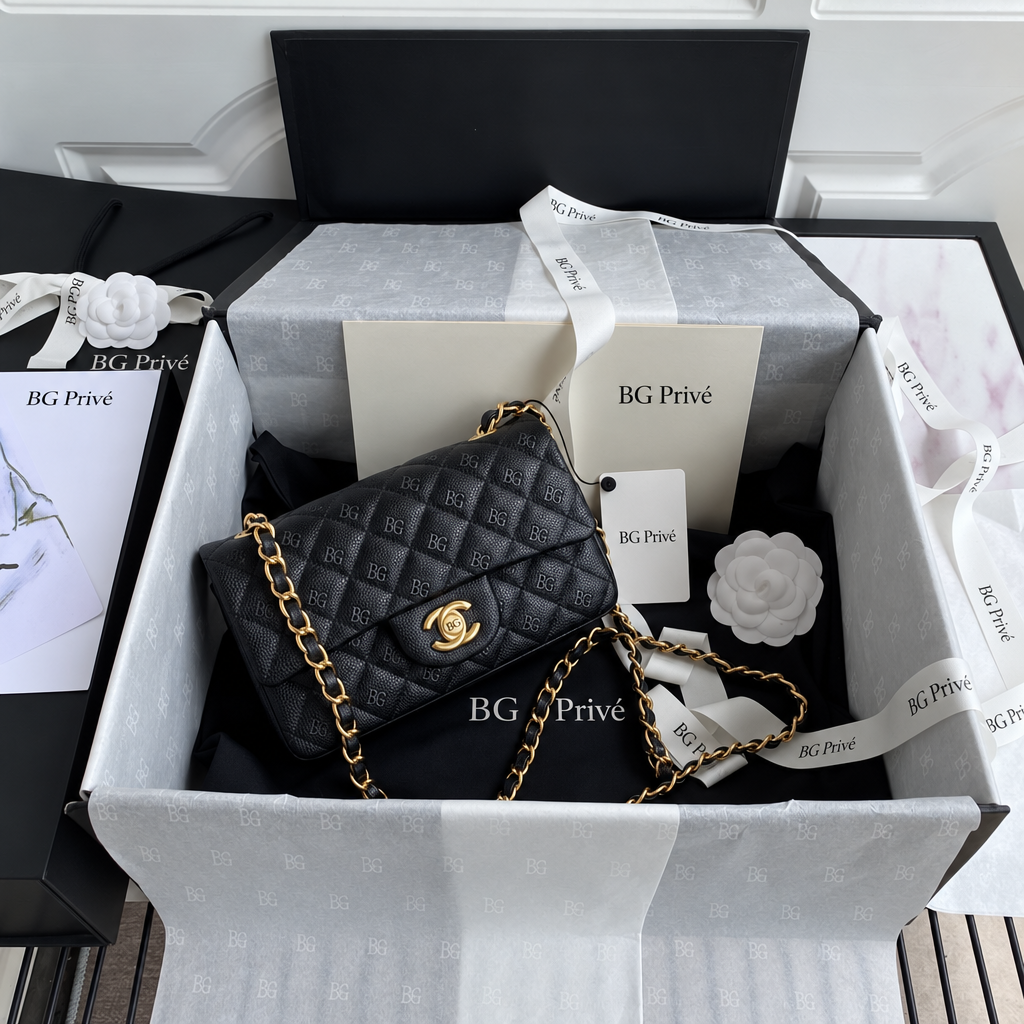 Mini Flap Bag, Rectangular Classic Handbag in Black