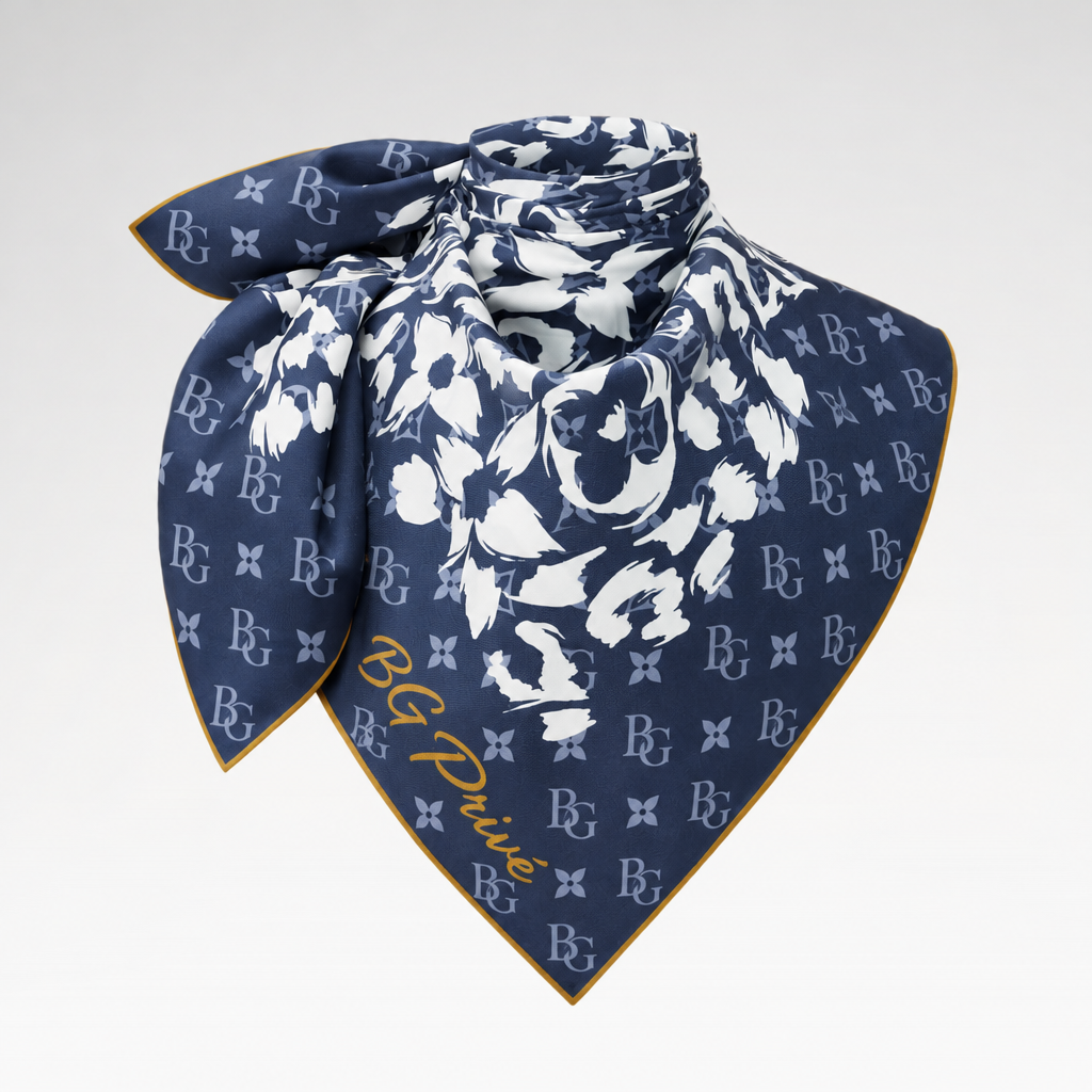 Safari Square 90 Scarf Blue For Women M97895