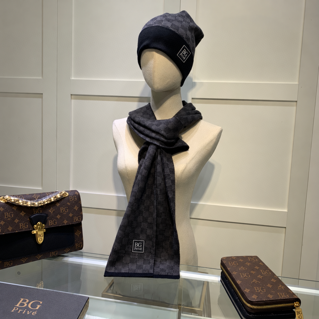 Beanie & Scarf Set In Black