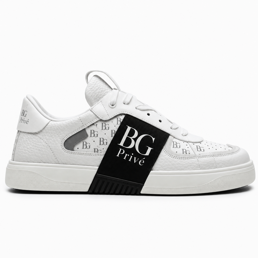 Garavani VL7N Sneakers in White/Black