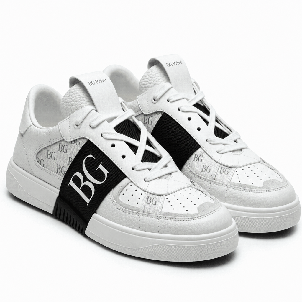 Garavani VL7N Sneakers in White/Black