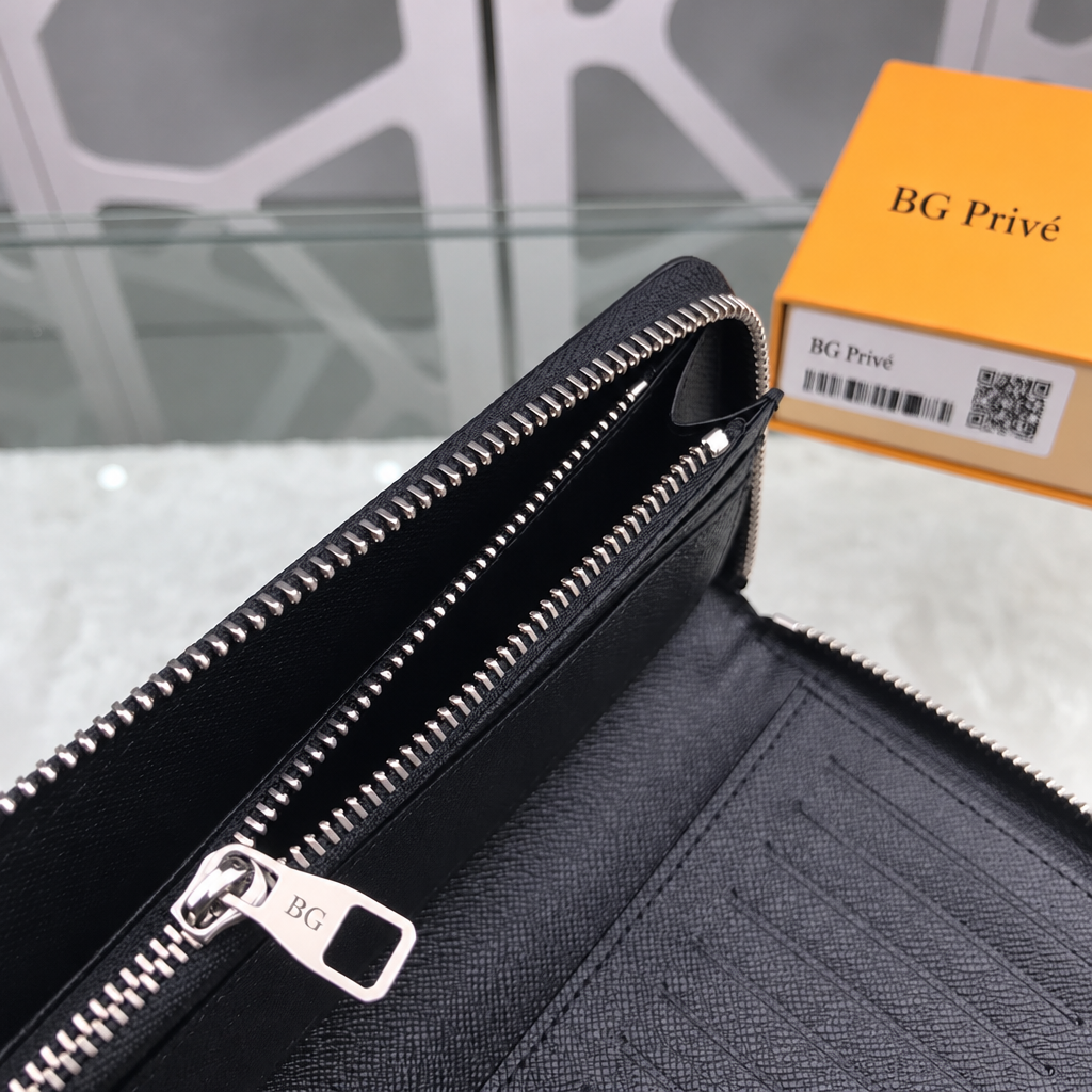Zippy Wallet Vertical in Damier Graphite