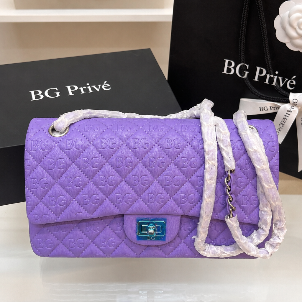 Classic 11.12 Medium Double-Flap Handbag
